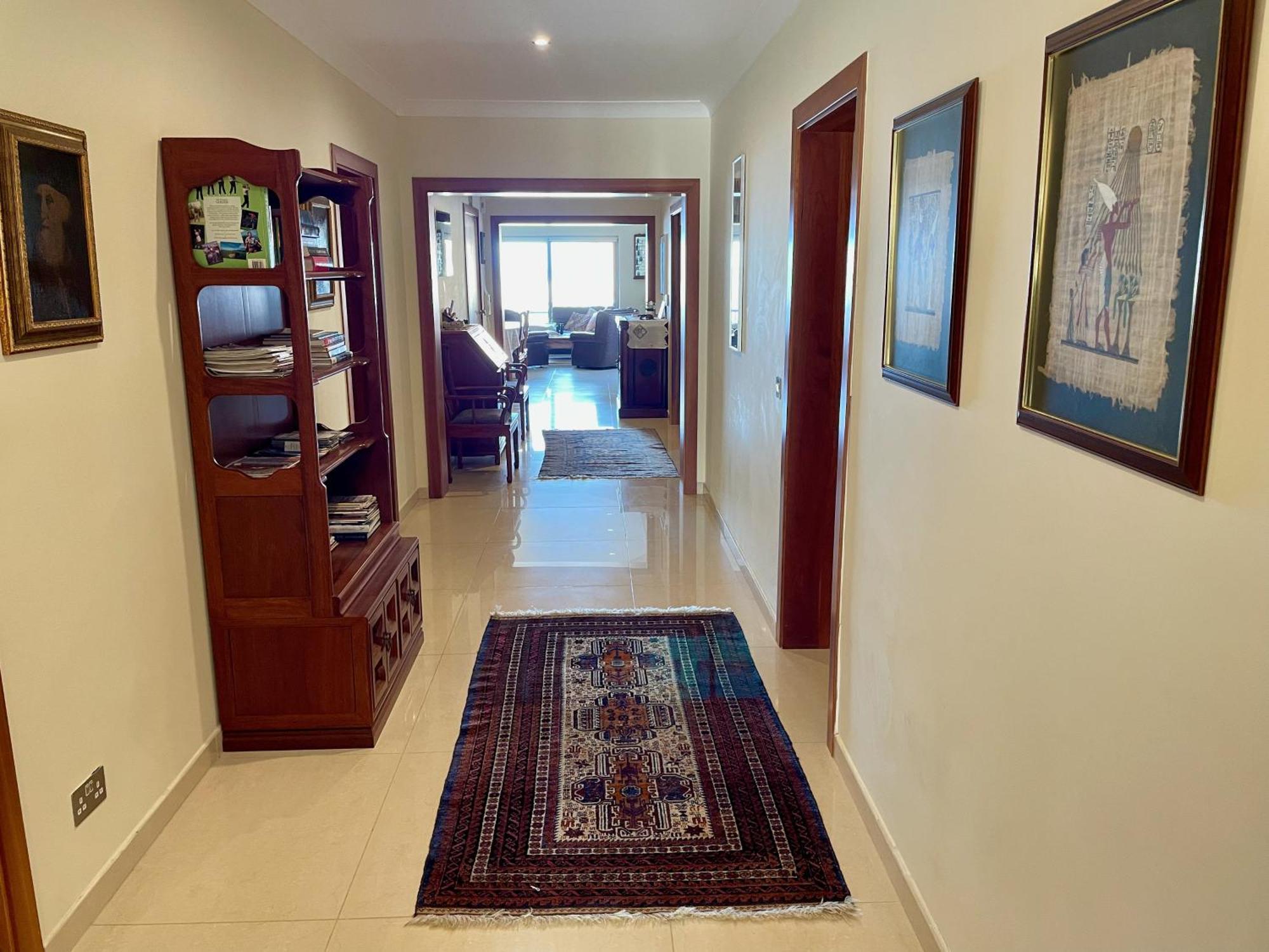 Spacious Luxurious Apartment With Seaview Мелліха Екстер'єр фото
