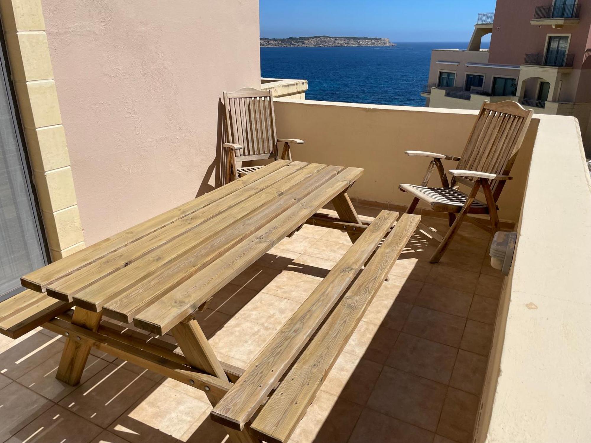 Spacious Luxurious Apartment With Seaview Мелліха Номер фото